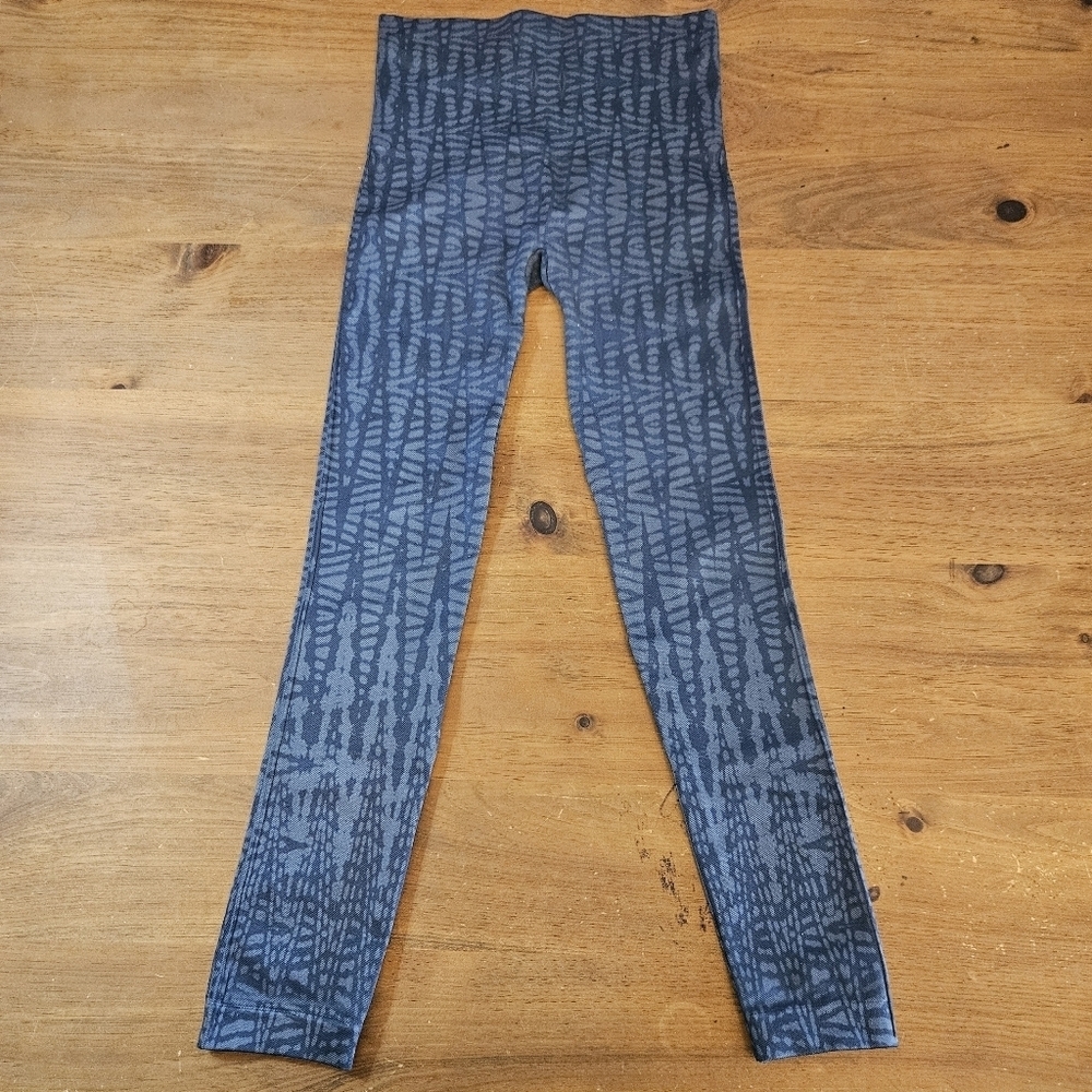 SPANX Womens Look At Me Now Leggings Indigo Geo Print Medium Casual Versatile
